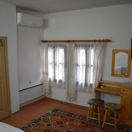 Хотел-Механа Павлова Къща Chiprovtsi Exterior photo